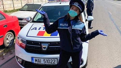 Multipla campioană la gimnastică Larisa Iordache îmbracă, temporar, uniforma de polițist. Ce mesaj a transmis sportiva
