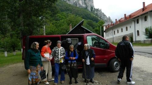 Focar de coronavirus la un cămin de bătrâni din Hunedoara. Testarea a început abia după ce au murit trei oameni