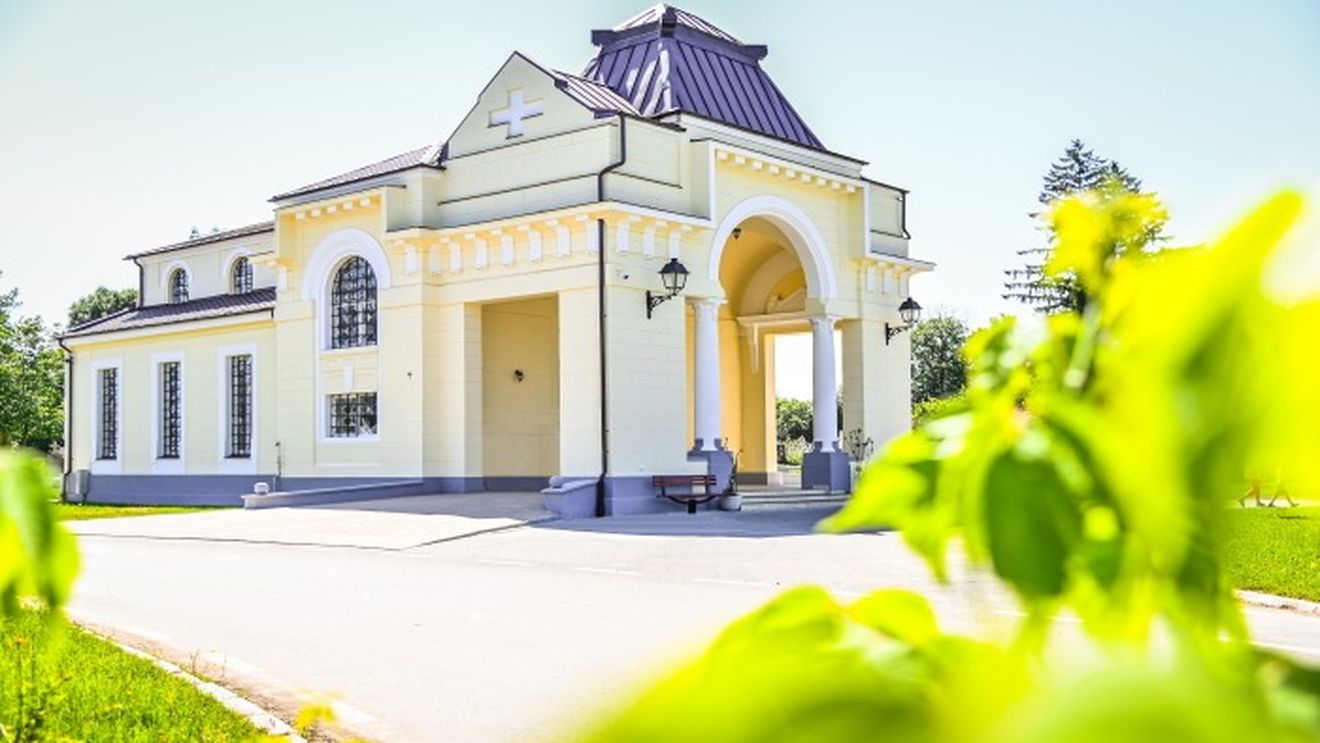 Sibienii nu sunt interesați de locurile de veci de pe aleea principală a cimitirului municipal/ Primăria lansează a doua licitație, care pleacă de la 5.000 de lei concesionarea unui loc de veci pe 25 de ani