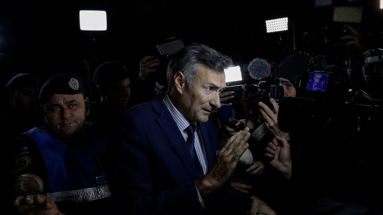 RECHIZITORIU Cine sunt oamenii de afaceri cu probleme penale care au încheiat contracte de consultanță cu generalii SRI (r) Coldea și Dumbravă: Cristian Anăstăsescu (fostul cumnat al lui Sebastian Ghiță), Alexander Adamescu, Mihai Tufan, Remus Truică / Plăți ale generalului Dumbravă către Coldea și Anaconda / UPDATE Ce spun reprezentanţii Metaminds