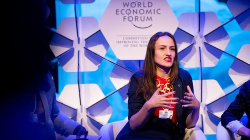 Se reiau concursurile pentru ocuparea funcțiilor din administrația publică, au decis deputații din Comisia de muncă. Votul final urmează să fie dat săptămâna viitoare în plen / Țoiu: Angajările se vor face strict în limitele bugetare