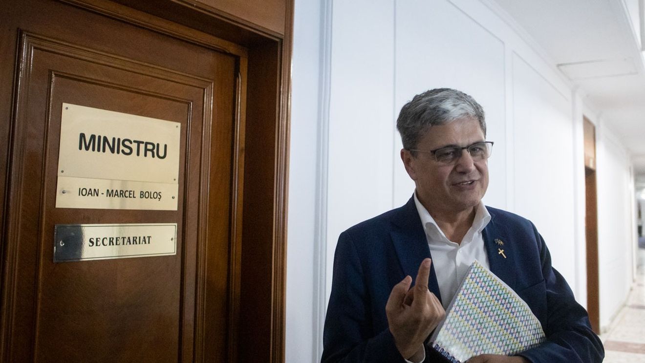 Ministrul Boloș, despre numărul funcţionarilor publici: Omul sfinţeşte locul. Nu vreau să-l ridic în slăvi pe domnul Bolojan, dar a redus angajaţii din Consiliul Judeţean Bihor