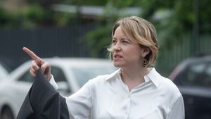 Cosette Chichirău, deputat al Platformei DREPT, a depus un proiect de lege pentru scoaterea Curții Constituționale din procedura de validare a candidaților la alegerile prezidențiale
