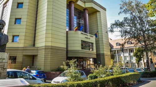 DOCUMENT Biblioteca ASTRA din Sibiu a rămas fără bani de salarii / Angajații sunt puși să semneze că sunt de acord să lucreze fără bani / Lucrează aici 75 de persoane