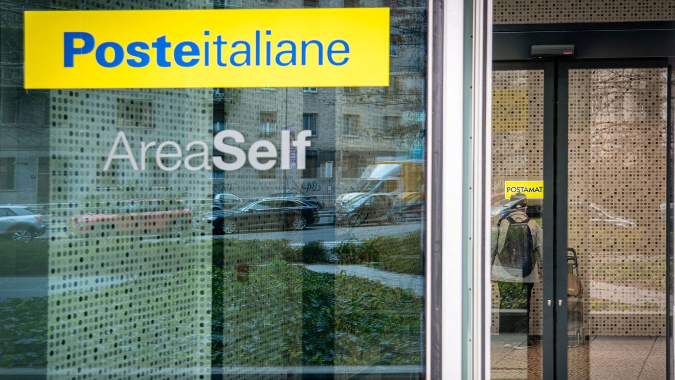 Poșta italiană vrea să devină un jucător-cheie în infrastructura AI a Italiei