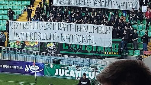 „Forțele pro-ruse sunt un cancer ce trebuie extirpat”. Mesajul afișat de galeria echipei Zimbru Chișinău în timpul meciului cu Sheriff Tiraspol - Ziarul de Gardă