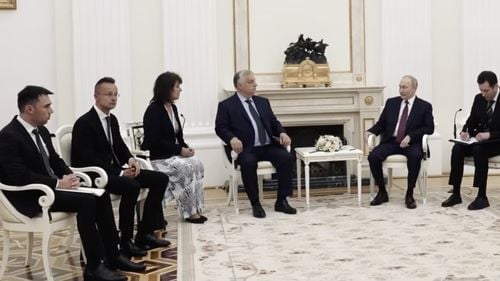 Presa ungară: Chiar dacă majoritatea liderilor europeni s-au arătat ostili față de „misiunea de pace” întreprinsă de premierul Viktor Orbán la Kremlin, Meloni și Macron au făcut declarații favorabile în cadrul summitului NATO