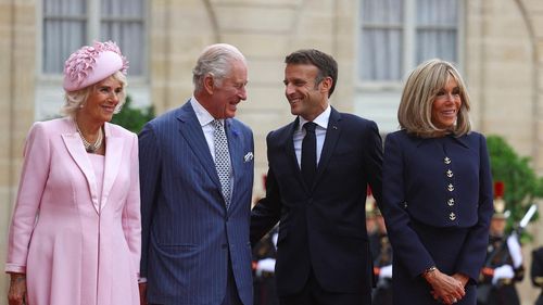 Emmanuel Macron, în Marea Britanie / E prima vizită de stat a liderului unei ţări din UE, de la Brexit / Macron şi soţia sa Brigitte vor fi întâmpinaţi de către rege şi regină