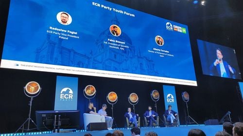 AUR, a doua absență la un eveniment organizat de partidele ultrapopuliste și de extremă dreaptă din Europa / Nici un lider AUR nu a fost prezent la Madrid unde s-au reunit Meloni, Le Pen și Javier Milei