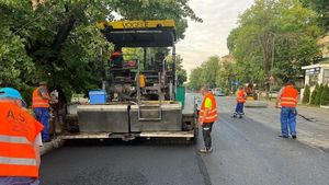 Șase luni de reparații ale străzilor din București: 78 de artere din toate sectoarele intră în reabilitare, anunță Nicușor Dan/ Unde se fac lucrările