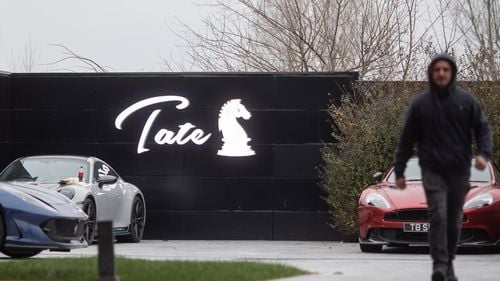 Un asociat al fraţilor Tate, audiat la DIICOT