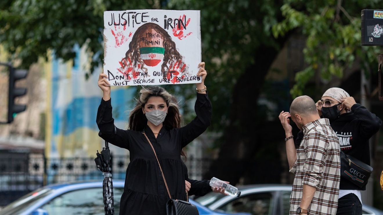 Iran: Activiștii fac apel la proteste în masă sâmbătă, sub sloganul "Începutul sfârșitului!"