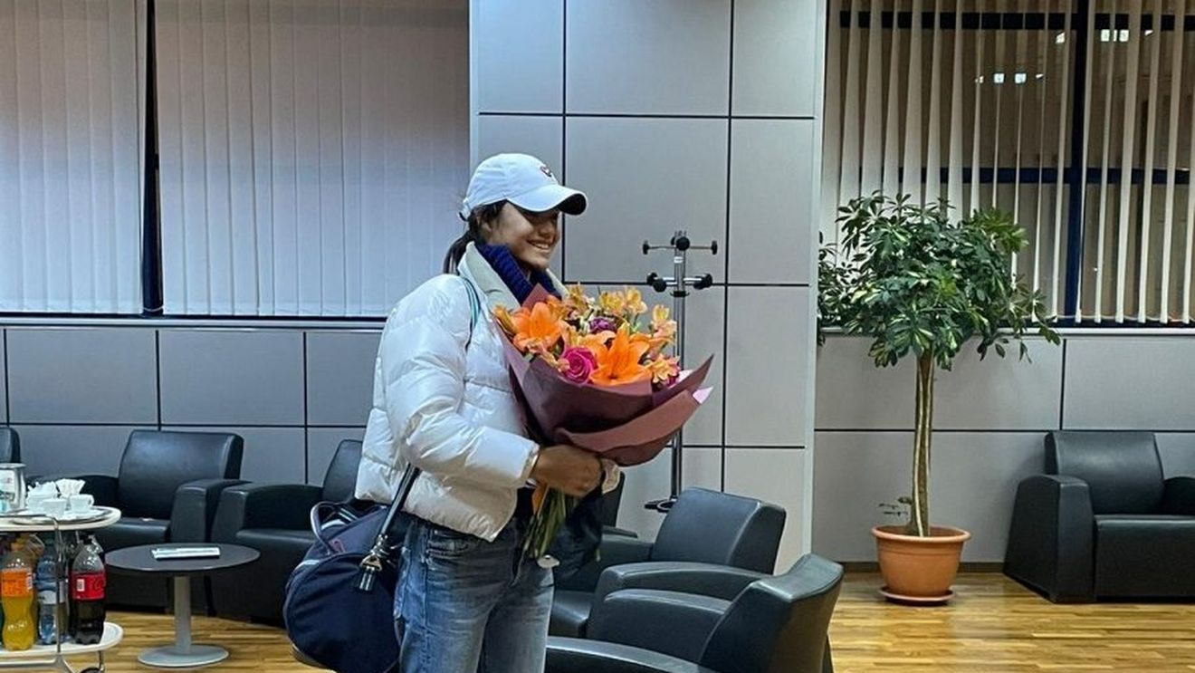Emma Răducanu a ajuns la Cluj Napoca. Sportiva cu origini românești participă la turneul de tenis Transylvania Open WTA250, care însă se derulează fără public
