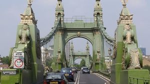 Pericol de prăbușire. Podurile istorice din Londra au nevoie de reparații rapide, unele sunt închise temporar