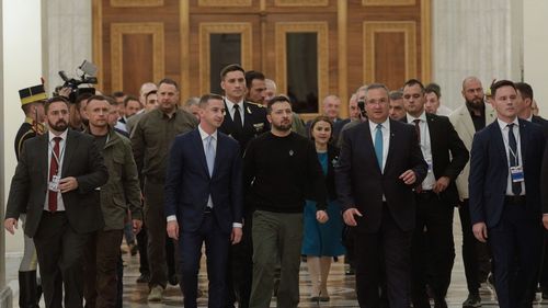 Zelenski, întâlniri cu premierul Marcel Ciolacu și cu președinții Senatului și Camerei Deputaților