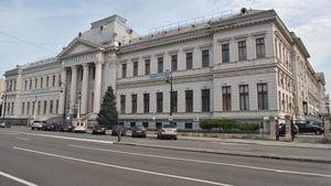 Universitatea din Craiova va trece la cursuri on-line de la sfârșitul lui noiembrie până la jumătatea lunii martie / Instituția vrea să valorifice infrastructura creată pentru cursuri online în pandemie, dar să facă și economii la energie