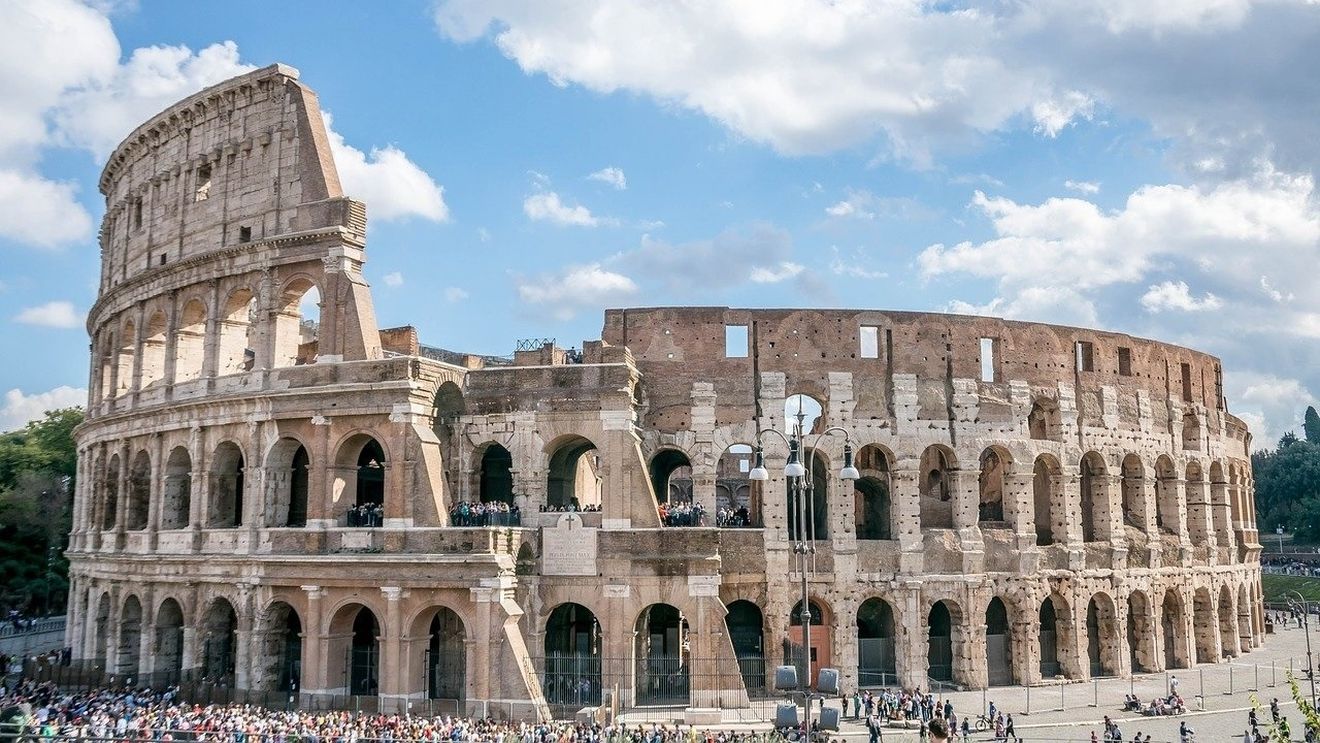 Consiliul Concurenţei din Italia anchetează majorarea preţurilor pentru biletele la Colosseum / Firmele care organizează tururi ghidate cumpără biletele cu luni în avans și apoi le scot la vânzare cu prețuri foarte mari
