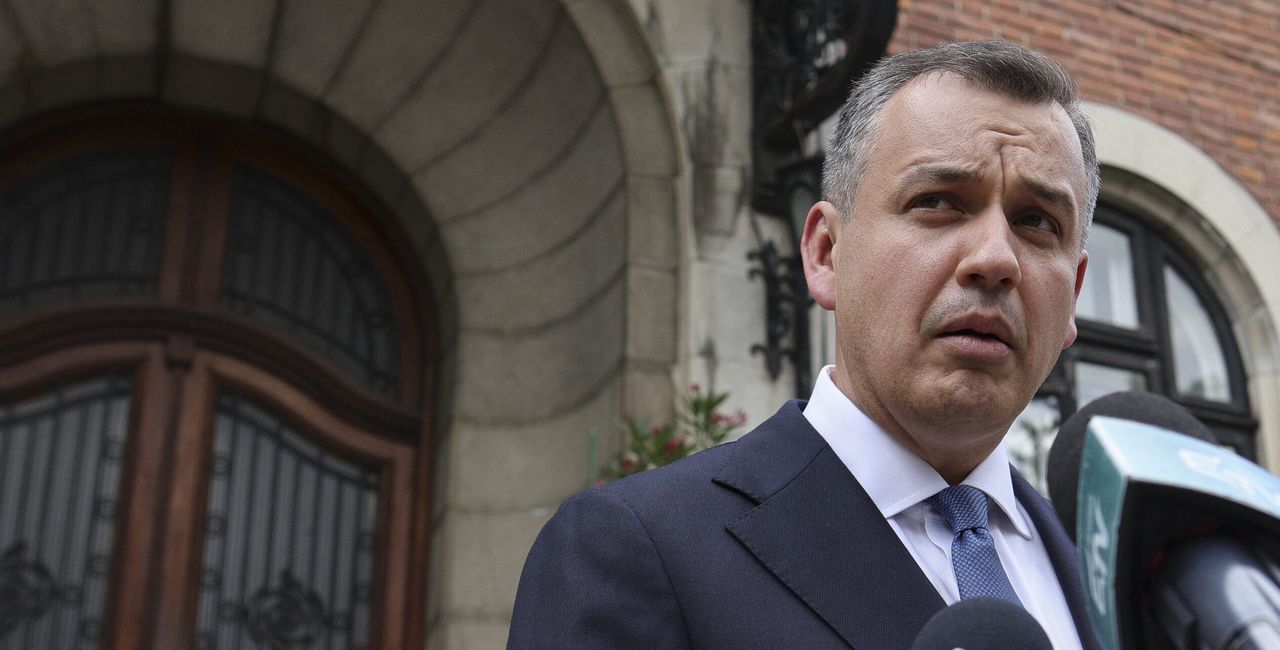 SURSE Eugen Tomac le-a transmis liderilor politici că dacă nu îl votează, președintele Nicușor Dan va propune un alt premier tot din afara partidelor mari. Dominic Fritz a confirmat că urmează un alt premier tehnocrat