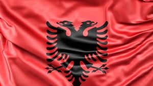 Fostul președinte al Albaniei, Sali Berisha, vrea să preia cu forța șefia partidului din care a fost demis anul trecut / Poliţia foloseşte gaze lacrimogene împotriva albanezilor care încearcă intrarea cu forța în sediu