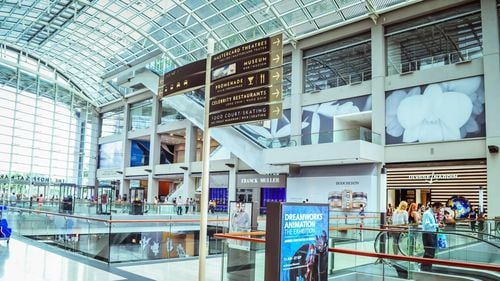 STUDIU După ani de sub-performanță, brandurile de mass-market își revin și depășesc performanțele mărcilor de lux