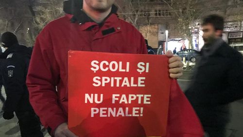 30 de asociații civice îi cer președintelui Iohannis să nu promulge modificările la codurile penale și partidelor de opoziție să atace la CCR