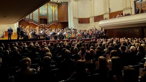 VIDEO Orhestra simfonică din Kiev și-a început turneul european la Varșovia/ Dirijor: În urmă cu trei săptămâni, acest lucru ar fi fost de neconceput, muzicienii se ascundeau de bombele rusești în adăposturi