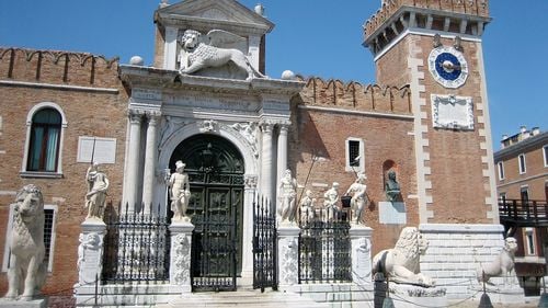 Dior anunță finalizarea lucrărilor de restaurare a Porții Magna din Veneția