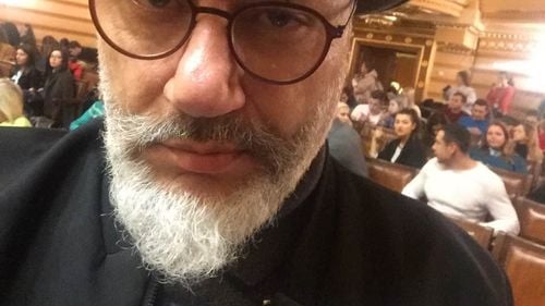 PressOne: Doctorul Cristian Andrei, cel mai mediatizat psihoterapeut al României, practică fără atestat de la Colegiul Psihologilor