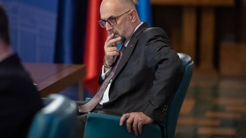 Kelemen Hunor spune că regula respingerii agresiunii se aplică și în cazul celor care-i atacă pe politicienii care afișează steagul secuiesc / „Considerăm inacceptabilă și respingem orice fel de agresiune”, afirmă liderul UDMR după ce o jurnalistă angajată a Radioului public din Târgu Mureș a fost amenințată cu moartea de un politician din Ungaria