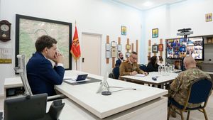 Nicușor Dan, la videoconferința coaliției de sprijinire a Ucrainei: Am convenit că noile sancțiuni anunțate de președintele Trump împotriva Lukoil și Rosneft, alături de cel de-al 19-lea pachet de sancțiuni adoptat în cadrul Consiliului European, vor spori presiunea asupra Rusiei