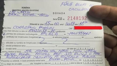 Dosar penal pentru un protestatar #șîeu: Un bărbat din Vaslui le-a spus polițiștilor că i s-a defectat mașina și a blocat traficul în zona centrală a orașului