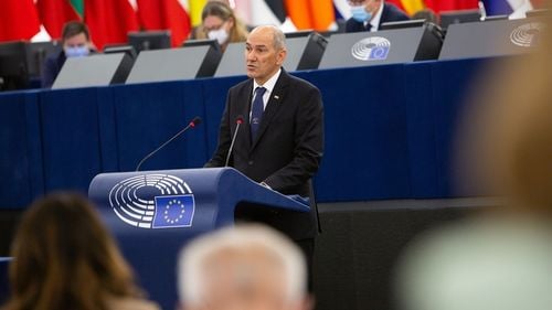 Val de critici la adresa premierului sloven în Parlamentul European / Janez Janša a prezentat prioritățile președinției Consiliului UE, dar i s-au imputat acțiuni împotriva independenței justiției și a libertății presei