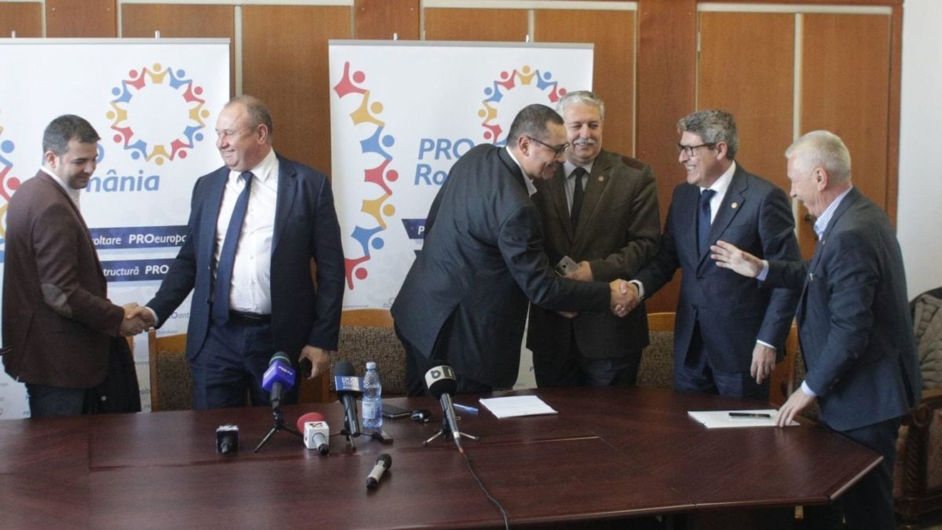 Patru deputați au anunțat că părăsesc PSD și se înscriu în partidul lui Ponta, Pro România / Coaliția pierde majoritatea în Camera Deputaților