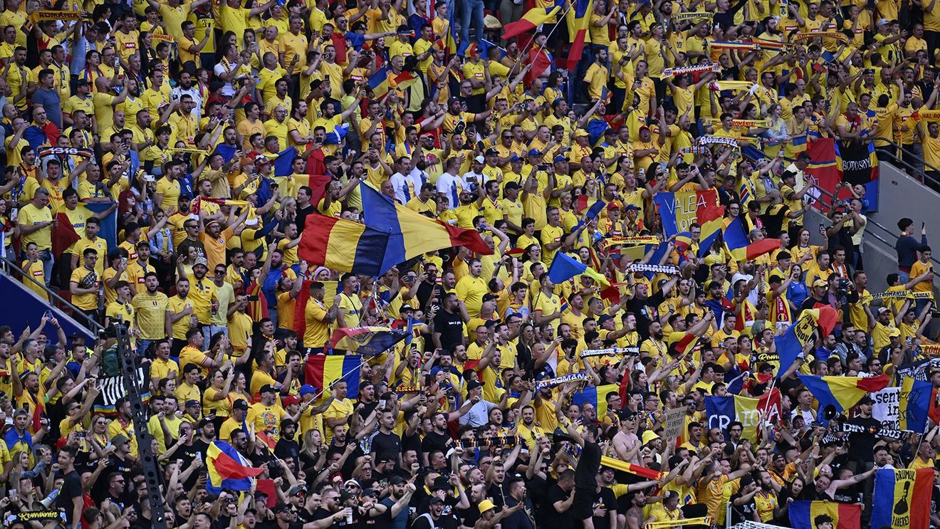 Mesaje dure pe Arena Națională la amicalul România - Moldova: „«Republica Moldova», o butaforie comunistă / Azi doar un pion în mâna globalistă / Singura șansă era calea unionistă”