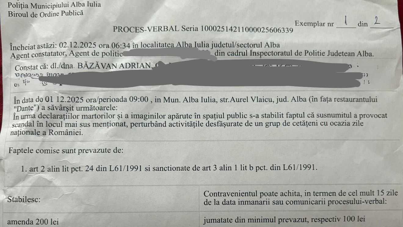 Bărbatul amendat după ce a proiectat mesajul „Marș la Moscova”: Cetățenii care au mânjit Ziua Națională, Catedrala Reîntregirii, Monumentul Unirii și Imnul Național cu sloganurile lor politice minoritare m-au lovit și îmbrâncit. Tot eu sunt amendat