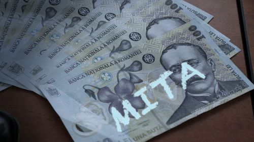 Inspector antifraudă din București, prins în flagrant de DNA când primea mită 3.000 de lei