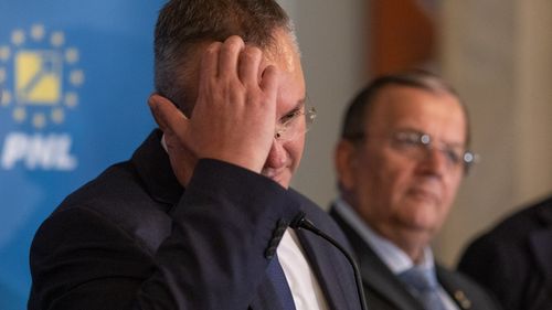 Dan Barna: Proiectele de legi iniţiate de domnul Cîmpeanu îşi propun doar să protejeze plagiatorii din această ţară, începând cu premierul şi continuând cu miniştrii, secretarii de stat şi toţi cei care au aceste probleme de plagiat