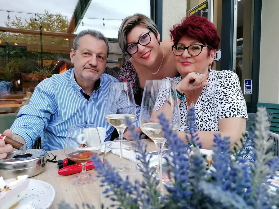 Valentin Ovidiu, Maria Silvia și Rodica Nae lucrează la Nuclearelectrica 