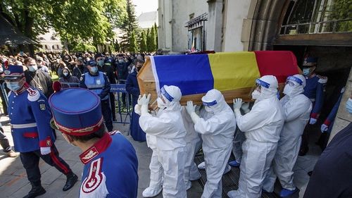 Cum justifică Raed Arafat derogările date la funeraliile lui Pimen: Fiind o personalitate bisericească, n-ai cum să nu accepți / A fost vorba de o slujbă care trebuie să se facă altfel decât la un om simplu