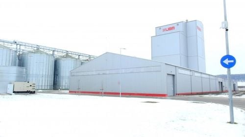 Kronika: Investițiile în Ținutul Secuiesc avansează, iar fermierii din Partium pot spera și ei la ajutorul de la Budapesta / Monika Kozma, șefa Fundației Pro Economica: Negocierile cu guvernul român sunt în curs de desfășurare/ Guvernul ungar a inclus acest program în bugetul din acest an