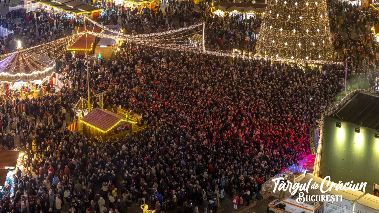 Târgul de Crăciun din Piața Constituției se deschide vineri: Prima piramidă de Căciun din România