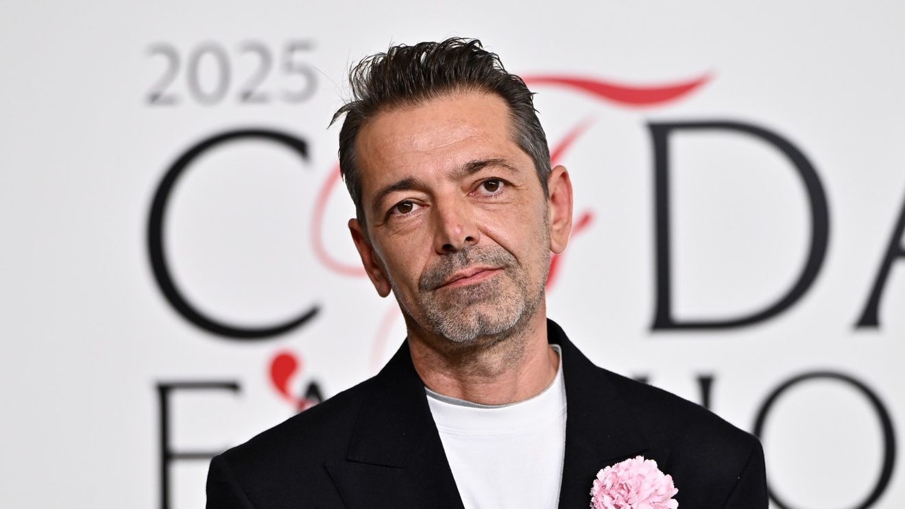 Pieter Mulier este noul director creativ al Versace