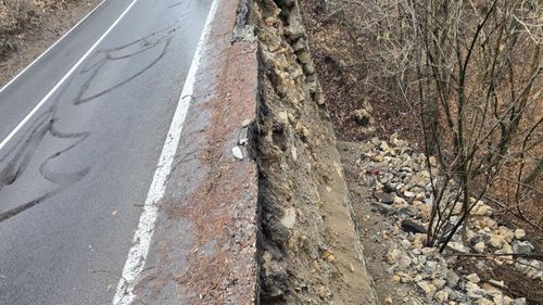 Restricţiile de pe drumul care leagă Brașovul de Poiana Brașov ar putea fi ridicate abia în august, anunţă primarul Scripcaru