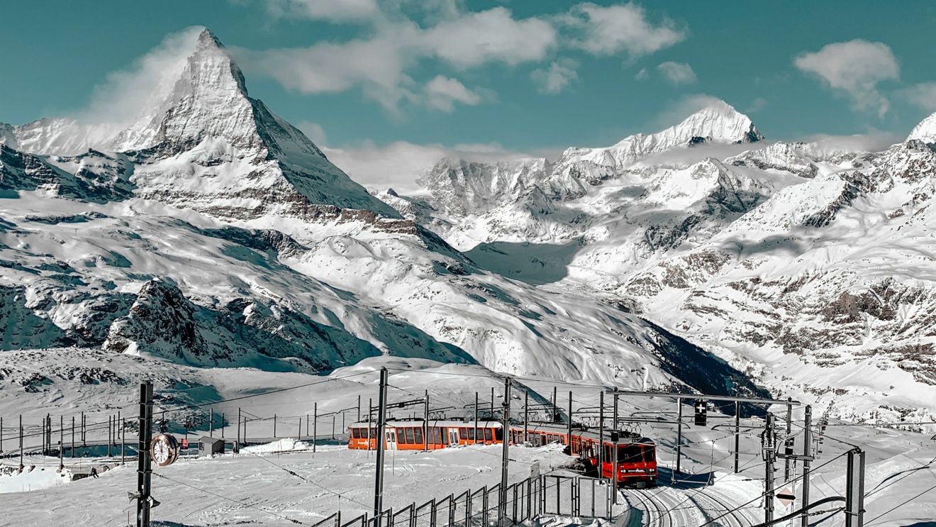 Rămăşiţele unui alpinist german dispărut în 1986, descoperite după aproape 40 de ani în Elveţia, în urma topirii ghețarilor