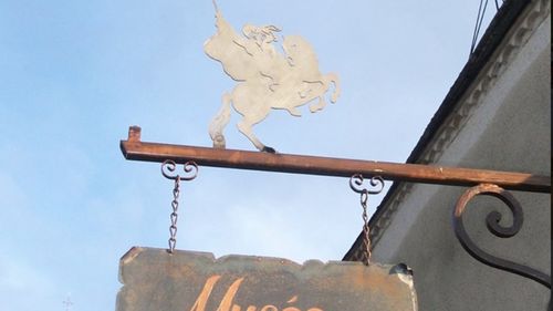 Duel strâns pentru soarta castelului lui d'Artagnan