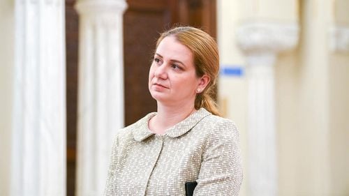 Ligia Deca a intrat în sala unde are loc ședința PNL în care se discută cine va fi noul ministru al Educației