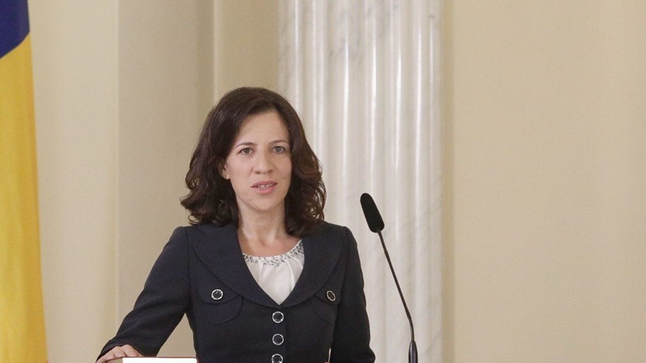 Audierile ultimilor şase comisari desemnaţi, între care şi Roxana Mînzatu, au loc marţi în Parlamentul European