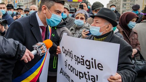 Mihai Chirica, primarul Iașului, și alți șefi din primărie - trimiși în judecată de DNA pentru că au permis construirea unui bloc mai înalt decât permite legea
