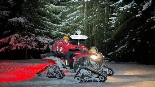 Turist polonez, accidentat într-o zonă greu accesibilă din Munţii Latoriţei / Salvamontiștii din Voineasa intervin să-l salveze