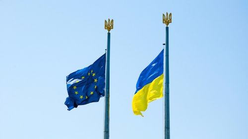 The Guardian: UE se așteaptă ca cererea de aderare a Ucrainei să fie „iminentă”: „Va trebui să fie evaluată foarte rapid de către Consiliu” / Comisia Europeană va trebui să ia o decizie cu privire la procedura de urgență